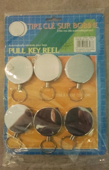 (image for) Chrome Metal Retractable Keey Reel on card